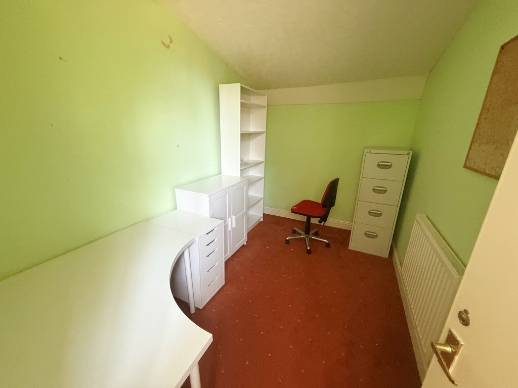 Lot: 59 - FORMER BAPTIST CHURCH WITH POTENTIAL - Office 3